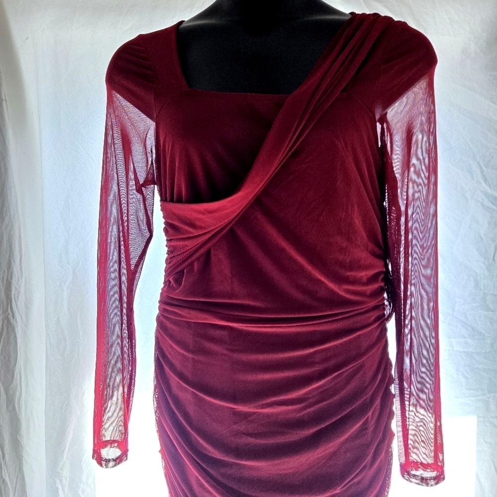 Pretty Curvy Sense Dress - Picture 6 of 14